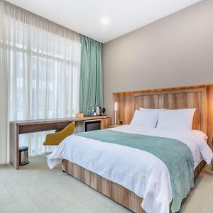Habitación Estándar con Cama Queen